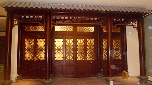 东莞喜迎门中式木作为大家介绍传统中式门窗的种类